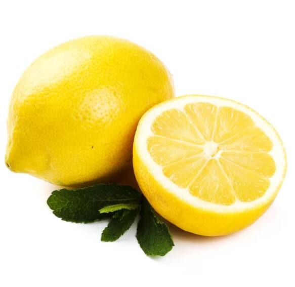 ਨਿੰਬੂ ਦੇ ਰਸ ਵਿੱਚ ਵਿਟਾਮਿਨ ਸੀ ਹੁੰਦਾ ਹੈ, ਜੋ ਡੈਂਡਰਫ ਨੂੰ ਦੂਰ ਕਰਨ ਵਿੱਚ ਮਦਦ ਕਰਦਾ ਹੈ। ਹਫ਼ਤੇ ਵਿੱਚ 2-3 ਵਾਰ ਨਿੰਬੂ ਦਾ ਰਸ ਲਗਾਓ। ਤੁਸੀਂ ਨਿੰਬੂ ਦੇ ਰਸ ਨੂੰ ਨਾਰੀਅਲ ਦੇ ਤੇਲ ਵਿੱਚ ਮਿਲਾ ਕੇ ਲਗਾ ਸਕਦੇ ਹੋ।