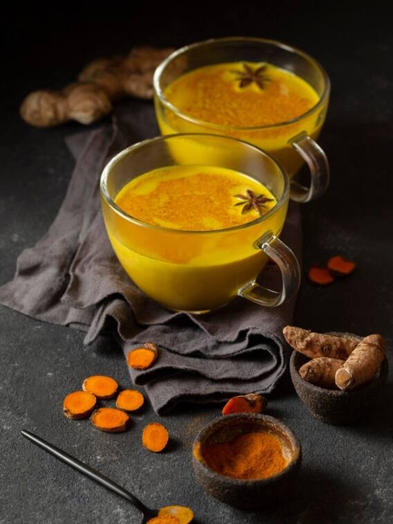 रोज सुबह हल्दी वाला पानी पीने से दूर होंगे ये रोग