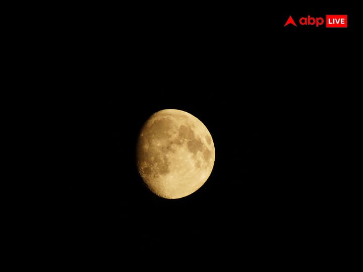 Chandra Grahan 2023 5 interesting facts about lunar eclipse in october Chandra Grahan 2023: अर्ध्याहून अधिक लोकांना चंद्रग्रहणाबद्दल माहीत नाही 'या' 5 गोष्टी; जाणून घ्या