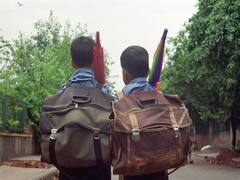 बिहार के सरकारी स्कूलों से 20 लाख छात्रों के नाम कटे, नीतीश सरकार की सहयोगी पार्टी भी विरोध में उतरी