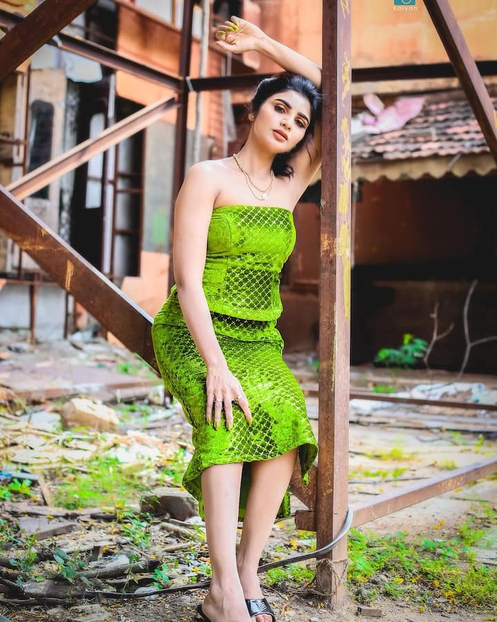 జబర్దస్త్ వర్ష లేటెస్ట్ ఫోటోలను ఇక్కడ చూడండి.