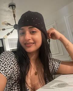 షార్ట్ డ్రెస్ లో రచ్చ చేస్తోన్న హోమ్లీ బ్యూటీ మీరా జాస్మిన్!