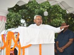 'इसलिए हम अपना...', आनंद मोहन के गांव पहुंचे नीतीश कुमार ने पूर्व सांसद से रिश्तों को लेकर कही मन की बात