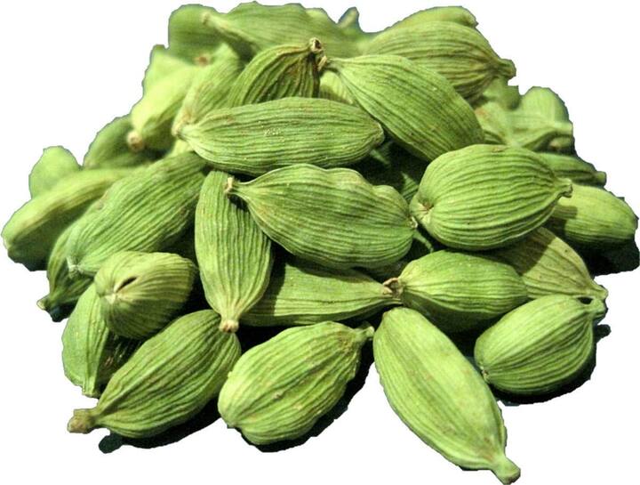 એલચીમાં બળતરા વિરોધી ગુણ હોય છે જે એસિડિટી અને પેટના દુખાવામાં રાહત આપે છે. એલચીની ચા પીવાથી ફાયદો થાય છે.