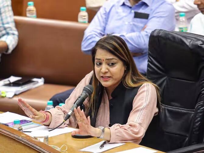 Mayor Shelly Oberoi Adjourned MCD Session After BJP Made Allegations ann |  MCD News Delhi: मेयर ने एमसीडी की बैठक स्थगित की, BJP ने मेयर पर लगाए ये  आरोप