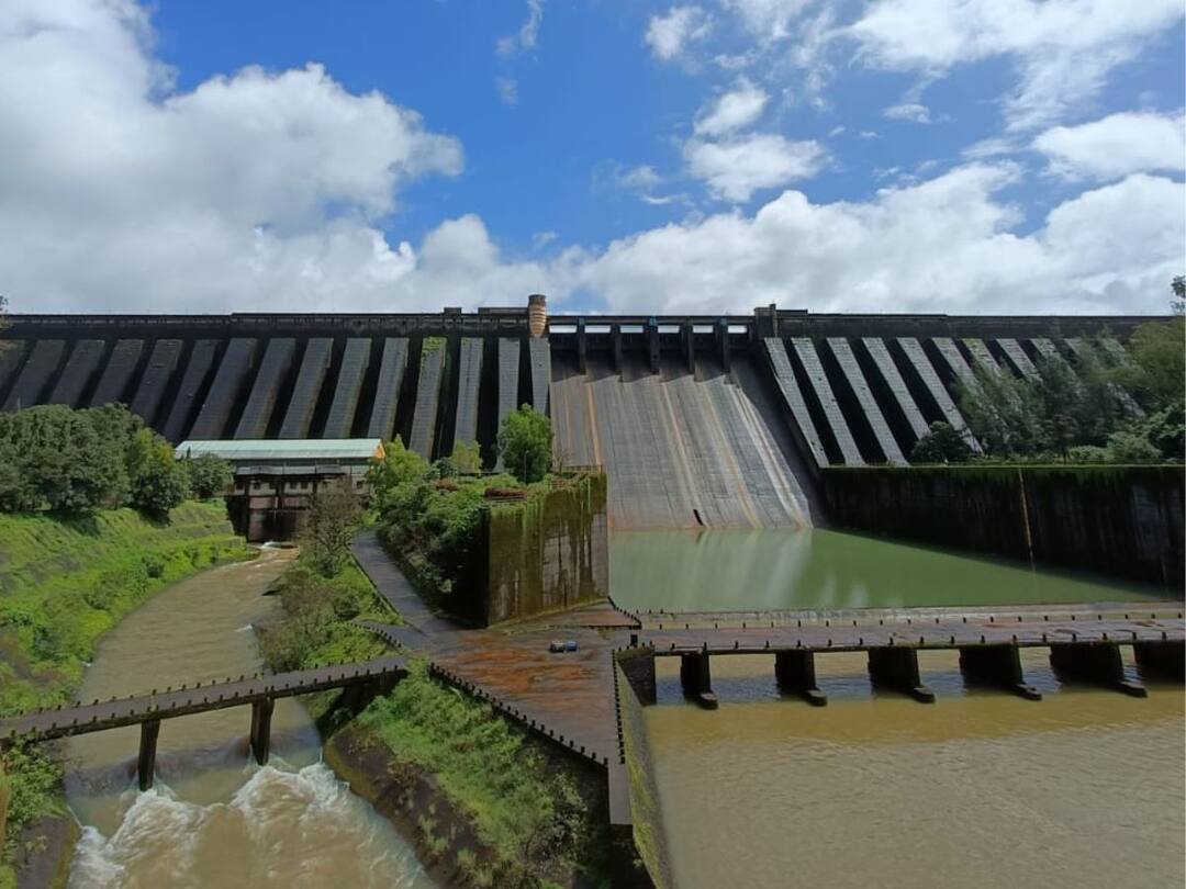 Sangli Water Crisis : एबीपी माझाची बातमी, इम्पॅक्टची हमी! कोयना धरणातून एक टीएमसी पाण्याचा विसर्ग सुरु; तहानलेल्या सांगली जिल्ह्याला मोठा दिलासा Sangli Water Crisis Release of water from Koyna Dam into Krishna River started Big relief to the thirsty Sangli district Sangli Water Crisis : एबीपी माझाची बातमी, इम्पॅक्टची हमी! कोयना धरणातून एक टीएमसी पाण्याचा विसर्ग सुरु; तहानलेल्या सांगली जिल्ह्याला मोठा दिलासा