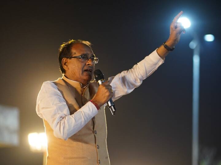 MP Election 2023: अपनी जन्मभूमि पहुंचे सीएम शिवराज हुए भावुक, कहा- 'मैं यहां वोट मांगने नहीं आया, बल्कि...' MP Election 2023 Shivraj Singh Chouhan held public meetings in Budhni and Jait MP Election 2023: अपनी जन्मभूमि पहुंचे सीएम शिवराज हुए भावुक, कहा- 'मैं यहां वोट मांगने नहीं आया, बल्कि...'