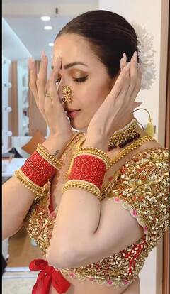 Malaika Arora Pics: पैरों में पायल, बालों में गजरा लगाकर दुल्हन की तरह सजीं मलाइका अरोड़ा, एक-एक पोज पर ठहर जाएंगी नजरें