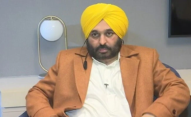 Complaint against CM Bhagwant Mann in Mohali, allegation of cyber crime Complaint against CM: ਭਗਵੰਤ ਮਾਨ ਖਿਲਾਫ਼ ਮੁਹਾਲੀ 'ਚ ਹੋਈ ਸ਼ਿਕਾਇਤ, ਸਾਈਬਰ ਕ੍ਰਾਈਮ ਦਾ ਲਾਇਆ ਇਲਜ਼ਾਮ