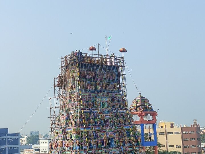 பக்தர்களுக்கு குடிநீர் வழங்கிய இஸ்லாமியர்கள்; கோட்டை மாரியம்மன் கோயில் கும்பாபிஷேகத்தில் நெகிழ்ச்சி!