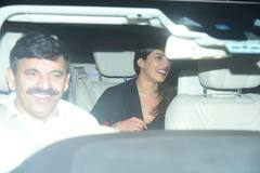 Priyanka Chopra Photos: मामी फिल्म फेस्टिवल में शामिल होने के लिए इंडिया आईं प्रियंका चोपड़ा, पैपराजी को हाथ जोड़कर किया नमस्ते