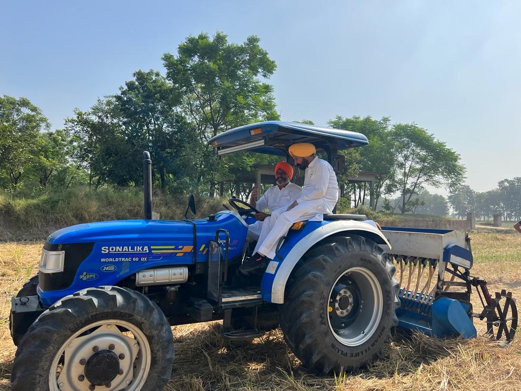 Paddy Stubble: ਪਰਾਲੀ ਸਾਂਭਣ ਦੀ ਸਮੱਸਿਆ ਦਾ ਤੋੜ ਇਸ ਕਿਸਾਨ ਨੇ ਕੱਢਿਆ, ਅੱਗ ਲਾਉਣ ਦੀ ਪ੍ਰਥਾ ਹੋਵੇਗੀ ਖ਼ਤਮ