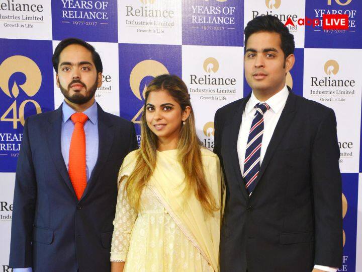 Isha Akash And Anant Ambani Get Shareholders Nod For Induction In Reliance Industries Board As Non-Executive Director Reliance Industries: ईशा, आकाश और अनंत अंबानी होंगे रिलायंस के बोर्ड में शामिल, 90% शेयरधारकों की मिली हरी झंडी