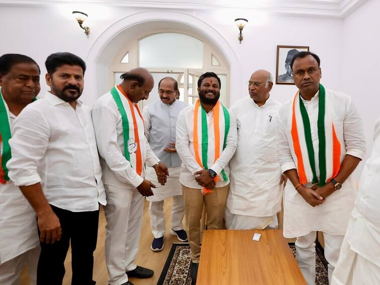 Telangana Elections 2023: Seven leaders including rajagopal reddy joins in Congress party Telangana Congress: కాంగ్రెస్ పార్టీలో భారీగా చేరికలు - బీఆర్ఎస్, బీజేపీ నుంచి ఒకేరోజు ఏడుగురు