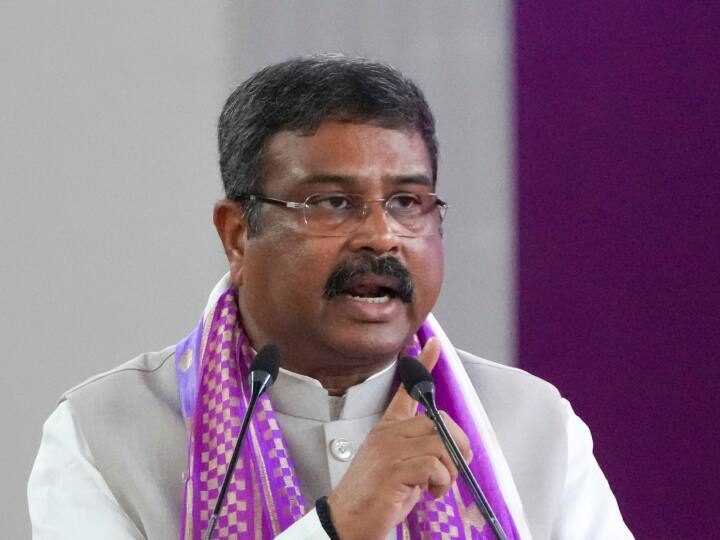 Education Minister Dharmendra Pradhan Explains New Format of Education of 5334 in place of 1012 एजुकेशन मिनिस्टर ने समझाया पढ़ाई का नया फॉरमेट, जल्द 10 + 2 की जगह लेगा ये तरीका