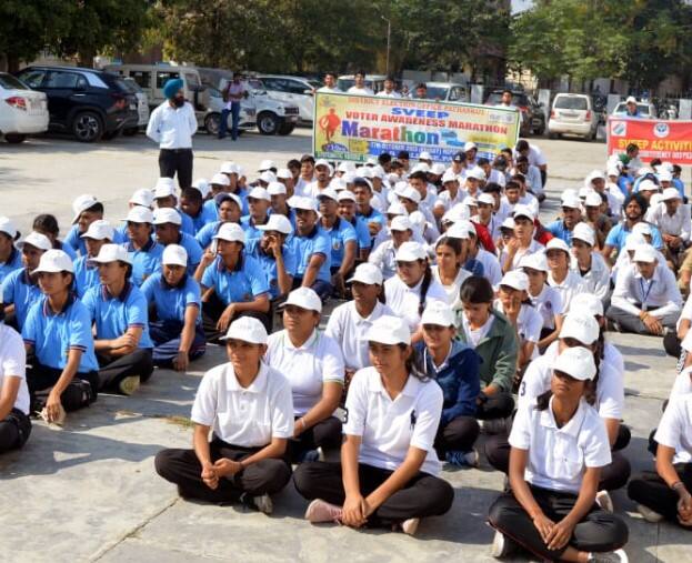 ਉਨ੍ਹਾਂ ਦੱਸਿਆ ਕਿ ਜਿਲ੍ਹਾ ਪਠਾਨਕੋਟ ਵਿੱਚ ਤਿੰਨ ਵਿਧਾਨ ਸਭਾ ਹਲਕਿਆਂ 001-ਸੁਜਾਨਪੁਰ,002-ਭੋਆ(ਅ.ਜ.) ਅਤੇ 003-ਪਠਾਨਕੋਟ ਵਿੱਚ ਭਾਰਤ ਚੋਣ ਕਮਿਸ਼ਨ ਦੀਆਂ ਹਦਾਇਤਾਂ ਅਨੁਸਾਰ ਵੋਟਰ ਸੂਚੀ 2024 ਦੀ ਸੁਧਾਈ ਦੀ ਮੁਹਿੰਮ 27 ਅਕਤੂਬਰ ਤੋਂ ਸ਼ੁਰੂ ਹੋ ਗਈ ਹੈ ਅਤੇ ਇਹ ਮੁਹਿੰਮ 9 ਦਸੰਬਰ, 2023 ਤੱਕ ਚਲੇਗੀ।