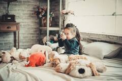 Parenting Tips : तुमचे मूल बिघडत आहे का? वेळीच योग्य पावले उचला अन्यथा ....