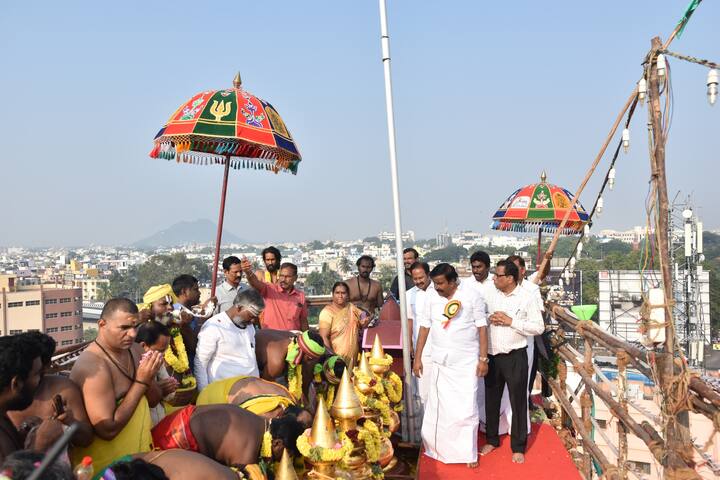 நகராட்சி நிர்வாகத்துறை அமைச்சர் கே.என்.நேரு பங்கேற்றார்.