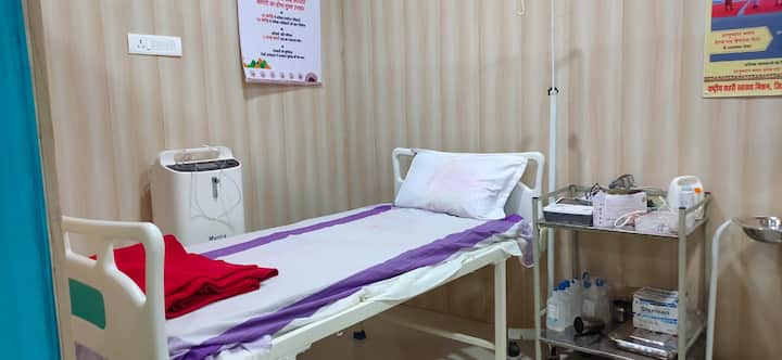 इसी कड़ी में मंदिर प्रशासन और सरकार की तरफ से एक स्वास्थ्य केंद्र की भी सुविधा श्रद्धालुओं के लिए उपलब्ध कराई गई है.