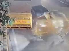 बेलगाम SUV ने दिल्ली पुलिस के सिपाही को मारी टक्कर, हवा में उछला जवान, Video Viral