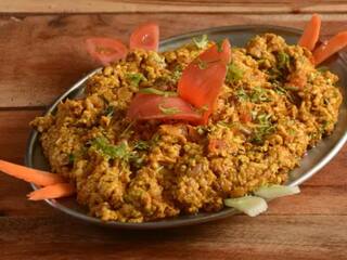 Soya Chana Dal Bhurji Recipe procedure best side dish for chapati Soya Chana Dal Bhurji: ரொட்டி, பரோட்டாவுக்கு சூப்பர் சைட் டிஷ்... சோயா சென்னா புர்ஜி செய்முறை இதோ!