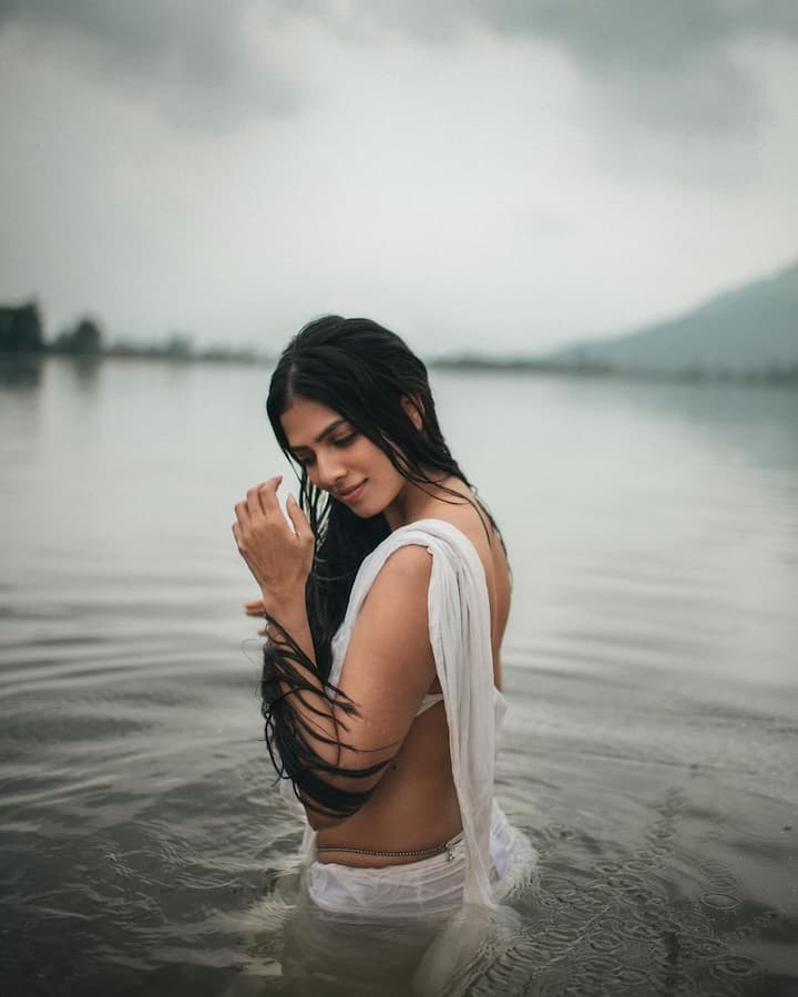 Malavika Mohanan's saree photoshoot happened in water