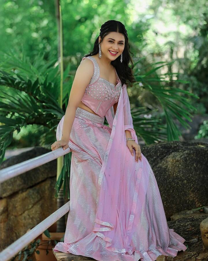 లగ్జరీ లైఫ్ కోసం తాపత్రయపడే పాత్రలో బ్రహ్మముడి సీరియల్ లో అద్భుతంగా నటిస్తోంది హమీదా