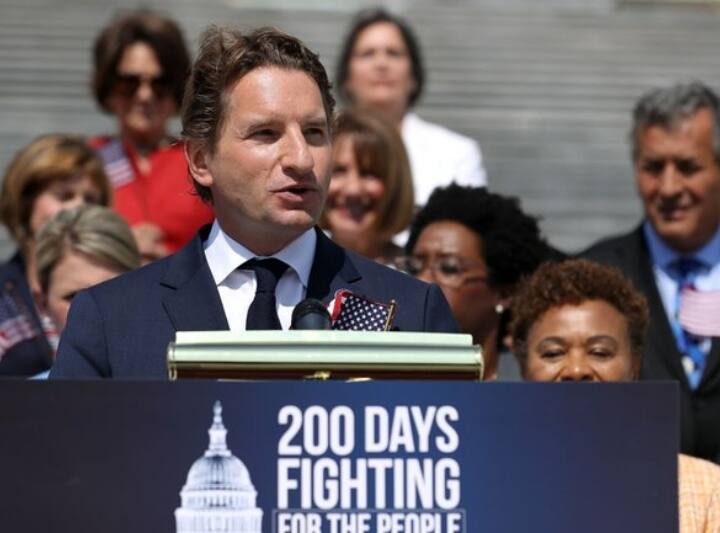 कौन हैं डीन फिलिप्स जिन्होंने अमेरिकी राष्ट्रपति जो बाइडेन के खिलाफ चुनाव लड़ने का किया ऐलान US Presidential Election 2024 Who is Dean Phillips who announced to run against US President Joe Biden कौन हैं डीन फिलिप्स जिन्होंने अमेरिकी राष्ट्रपति जो बाइडेन के खिलाफ चुनाव लड़ने का किया ऐलान