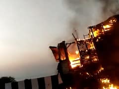 Samruddhi  Accident: वाशिम-समृद्धी महामार्गावर ट्रकचा भीषण अपघात,  ट्रक दुभाजकाला धडकून ट्रकला आग