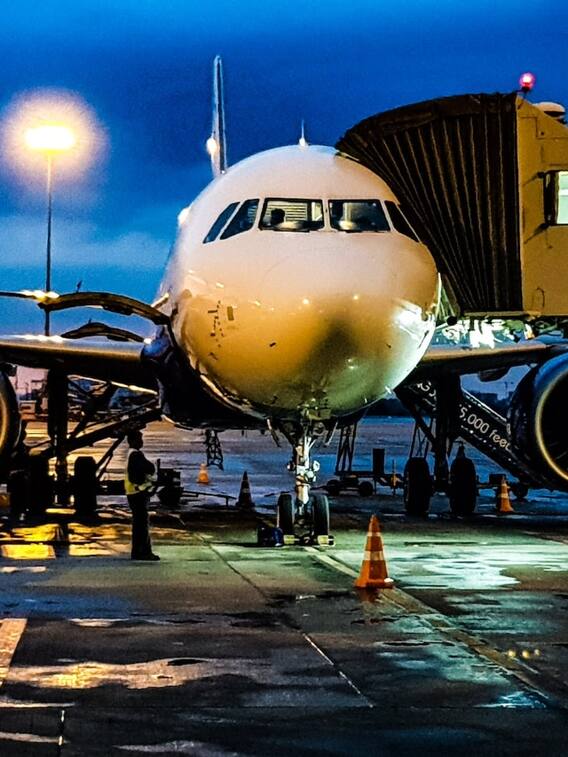 छठ पर फ्लाइट से दिल्ली से बिहार जाना हुआ मुश्किल, जानें कितना है किराया?