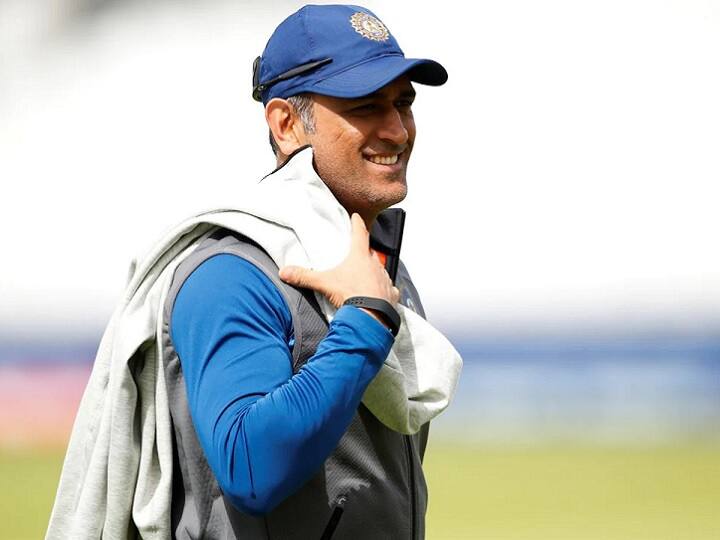 पूर्व क्रिकेट कप्तान ने टीवी चैनलों पर आने वाले शेयर बाजार के विशेषज्ञों को आड़े हाथों लिया. उन्होंने इसी दौरान बताया कि वह खुद एक्टिवली शेयरों में निवेश करते हैं.