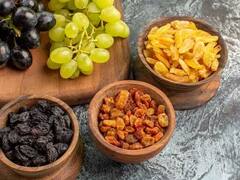 रोज रिकाम्या पोटी मनुक्याचे पाणी पिणे योग्य आहे का? त्याचे फायदे आणि तोटे जाणून घ्या