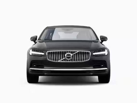 यामधील दुसरी कार आहे Volvo S90 लक्झरी कार आहे. या कारच्या पुढच्या सीटवर मसाजची सुविधा उपलब्ध आहे, त्याशिवाय पाठीचा थकवा दूर करण्यासाठी 10 मसाज पॉइंट्सचीही सुविधा आहे.