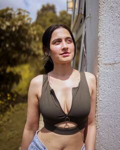 Glamorous Look: સંજીદા શેખ 38 વર્ષની ઉંમરમાં પણ દેખાય છે આવી હૉટ, તસવીરો પરથી નજર નહીં હટે તમારી....