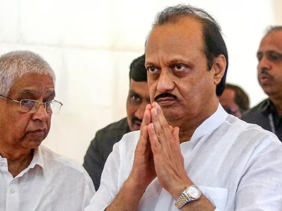 DCM Ajit Pawar Baramati visit cancelled maratha kranti morcha oppose to ajit pawar daura Maharashtra Pune Marathi News Ajit Pawar : अजित पवारांना गावबंदीचा फटका, बारामतीचा दौरा रद्द, सूत्रांची माहिती