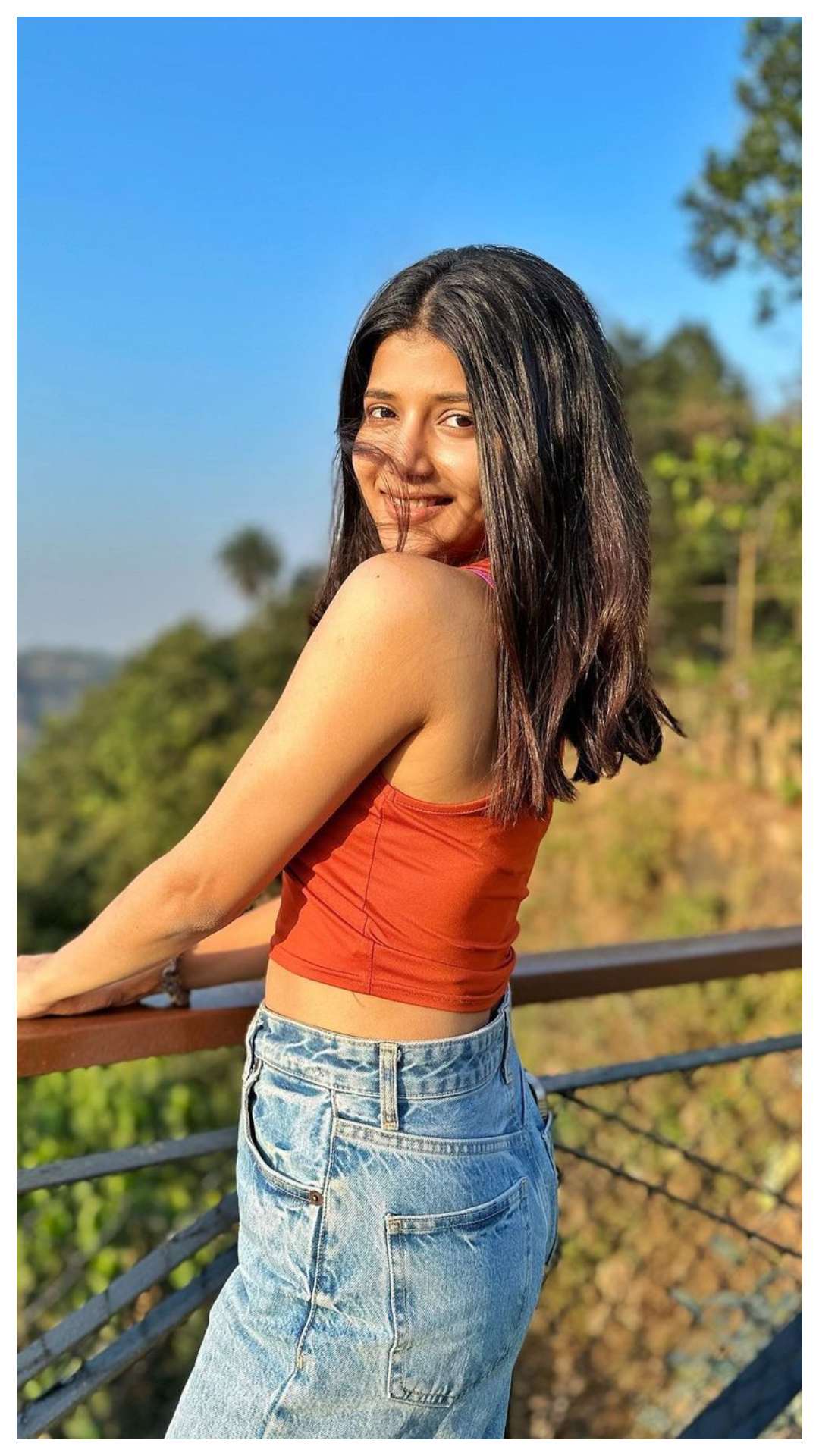 समृद्धि ने डबिंग फील्ड