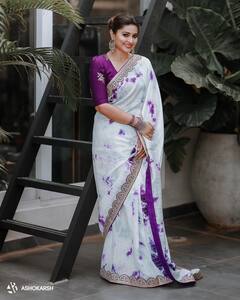 Actress Sneha Photos : மனதை மயக்கும் சிரிப்பழகி சினேகாவின் சூப்பர் க்ளிக்ஸ்!