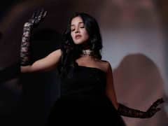 Anikha Surendran: బ్లాక్ డ్రెస్ లో బుట్టబొమ్మ బ్యూటీ అనిఖా