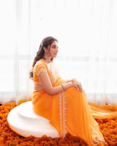 Priyanka Mohan Photos : ఆరెంజ్ అబ్సేషన్ అంటున్న నాని హీరోయిన్