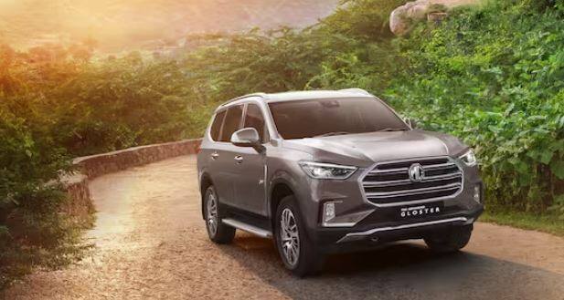 MG Gloster ਵਿੱਚ ਮਸਾਜ ਸੀਟ ਦਾ ਵਿਕਲਪ ਹੈ, ਜੋ ਕਿ ਇਸਦੀ ਡਰਾਈਵਰ ਸੀਟ ਵਿੱਚ ਉਪਲਬਧ ਹੈ। ਤਾਂ ਜੋ ਗੱਡੀ ਚਲਾਉਣ ਦੇ ਨਾਲ-ਨਾਲ ਸਰੀਰ ਦੀ ਥਕਾਵਟ ਨੂੰ ਵੀ ਦੂਰ ਕੀਤਾ ਜਾ ਸਕੇ। ਇਸ ਪ੍ਰੀਮੀਅਮ ਕਾਰ ਦੀ ਕੀਮਤ 38.08 ਲੱਖ ਰੁਪਏ ਐਕਸ-ਸ਼ੋਰੂਮ ਤੋਂ ਸ਼ੁਰੂ ਹੁੰਦੀ ਹੈ।