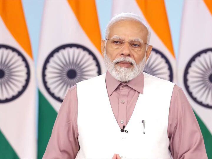 Rojgar Mela 2023: पीएम मोदी ने दी युवाओं को सौगात, 51 हजार नियुक्ति पत्र बांटे, कहा- 'नौकरी पाना अब आसान' PM Narendra Modi distributed appointment letters to newly inducted recruits Rojgar Mela 2023: पीएम मोदी ने दी युवाओं को सौगात, 51 हजार नियुक्ति पत्र बांटे, कहा- 'नौकरी पाना अब आसान'