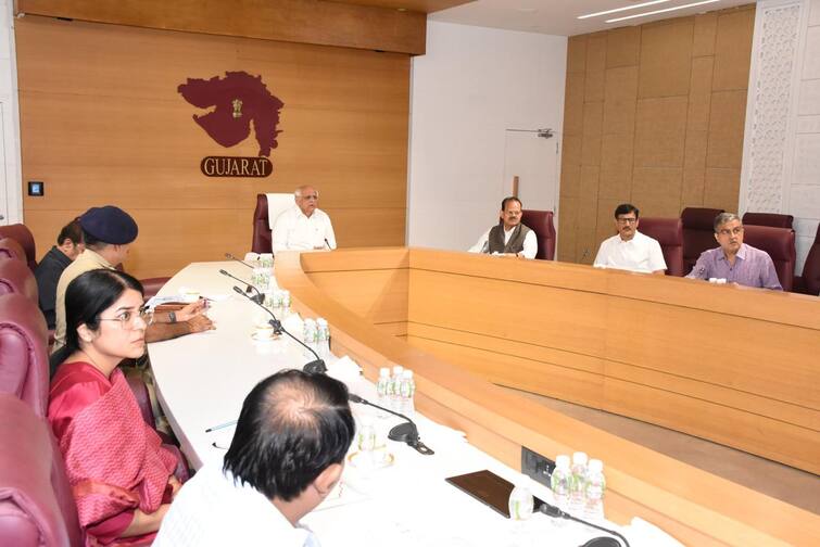 CM Bhupendra Patel held a high level meeting regarding PM Modi's visit to Gujarat PM Modi Gujarat Visit: PM મોદીની ગુજરાત મુલાકાતને લઈને CM ભૂપેન્દ્ર પટેલે યોજી ઉચ્ચ સ્તરીય બેઠક