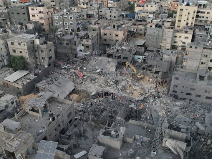 IDF Says Hamas Headquarters Under Shifa Hospital In Gaza Draining Necessities like fuel water oxygen From Gazans Israel Hamas War: आईडीएफ का दावा- अस्पताल के नीचे अंडरग्राउंड मुख्यालयों से गाजावासियों का ईंधन-पानी और ऑक्सीजन खत्म कर रहा हमास
