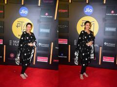 MAMI Film Festival 2023: ब्लैक कलर का सिंपल सा सूट पहनकर इवेंट में पहुंची भूमिका चावला, 'तेरे नाम' की निर्झरा की दिला दी याद