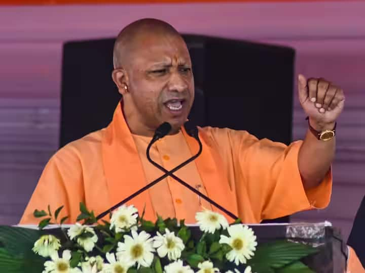 UP CM Yogi Adityanath address public meeting in Kanpur attack opposition parties UP News:  'संकट में खड़ी होने वाली सरकार है बीजेपी...', कानपुर में विपक्ष प बरसे सीएम योगी