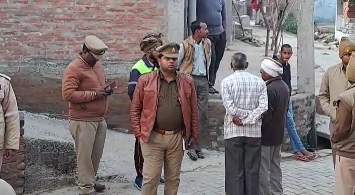 Kanpur News: एक हफ्ते पहले छोटे बेटे ने DM ऑफिस में खाया था जहर, अब बड़े बेटे ने वीडियो वायरल कर दी ये धमकी