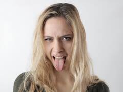 రోగి నాలుకను డాక్టర్ ఎందుకు పరీక్షిస్తారో తెలుసా? ఇదిగో ఇందుకే!