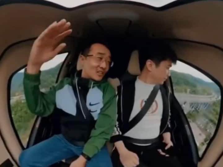 चीन के गुआंगज़ौ में स्थित एहांग कंपनी ने EH216-S नाम की एयर टैक्सी तैयार की है. ये इलेक्ट्रिक वर्टिकल टेक-ऑफ और लैंडिंग (eVTOL) विमान है जो दो यात्रियों या 600 पाउंड कार्गो को लेकर उड़ सकती है.