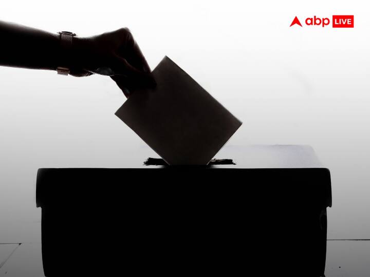 घर से वोट देने के लिए क्या करना होगा? वोटिंग से पहले जरूर कर लें ये काम What needs to be done to vote from home know before voting घर से वोट देने के लिए क्या करना होगा? वोटिंग से पहले जरूर कर लें ये काम