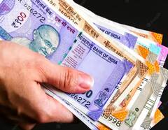 SCSS vs Senior Citizen FD: સિનિયર સિટીઝન માટે SCSS કે બેંક એફડીમાંથી કઈ સ્કીમ છે શ્રેષ્ઠ, જાણો ક્યાં મળી રહ્યો છે વધારે લાભ